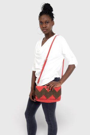 bolso bandolera con flecos rojo