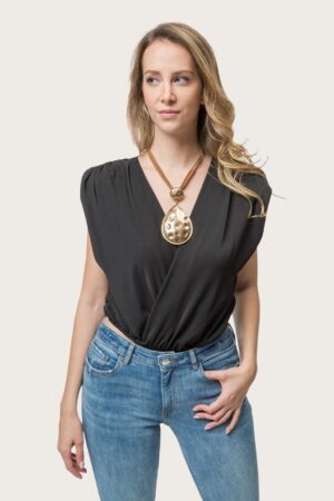 collar dorado lágrima mujer