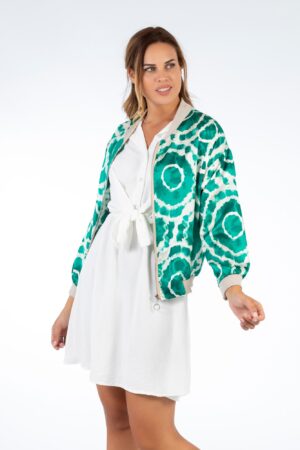 chaqueta bomber verde elegante